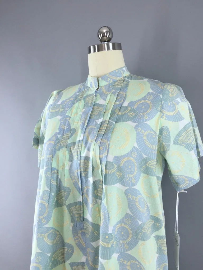 1970s Vintage Asian Umbrella Novelty Print Day Dress