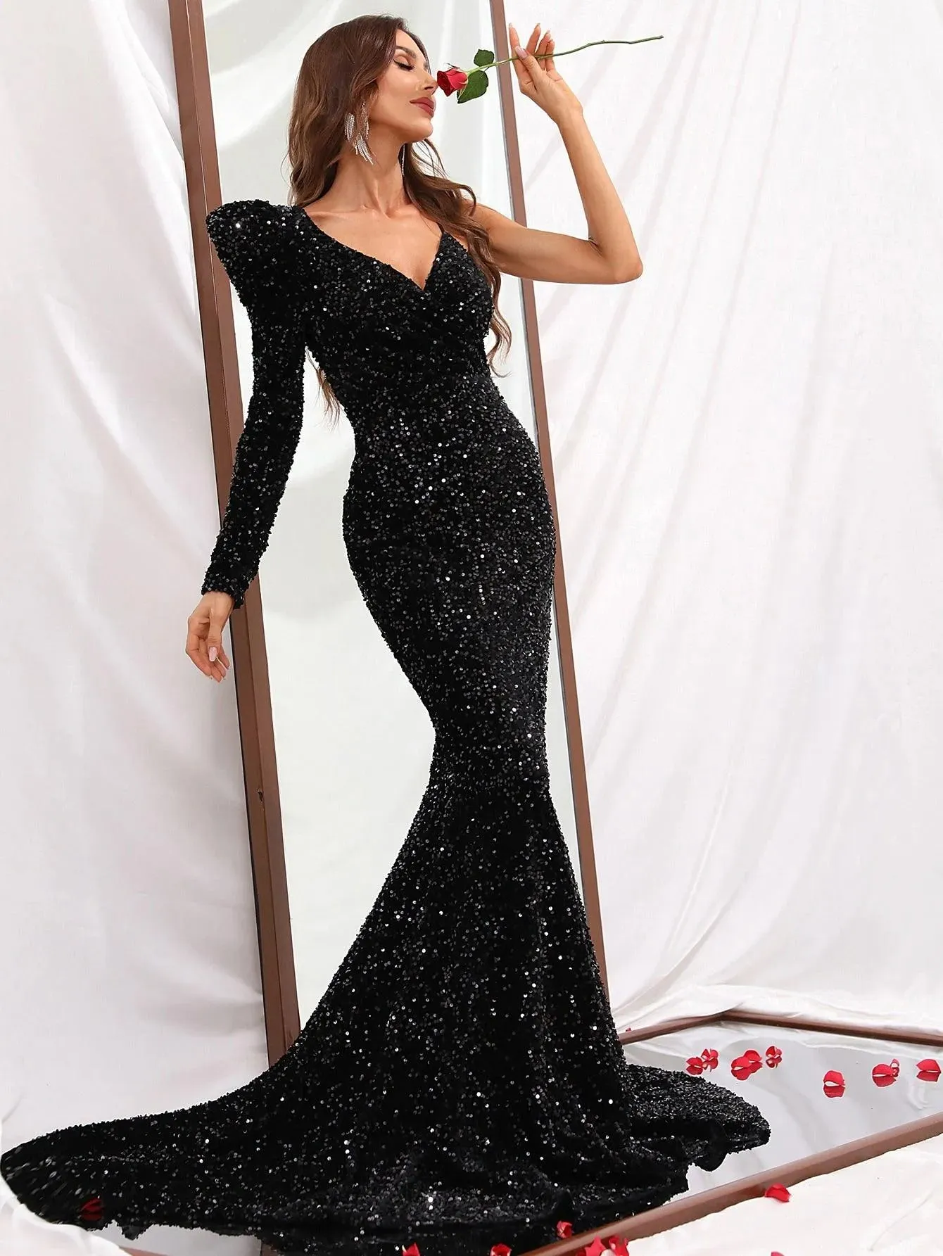 Asymmetrical Neck Mermaid Hem Sequin Prom Dresses