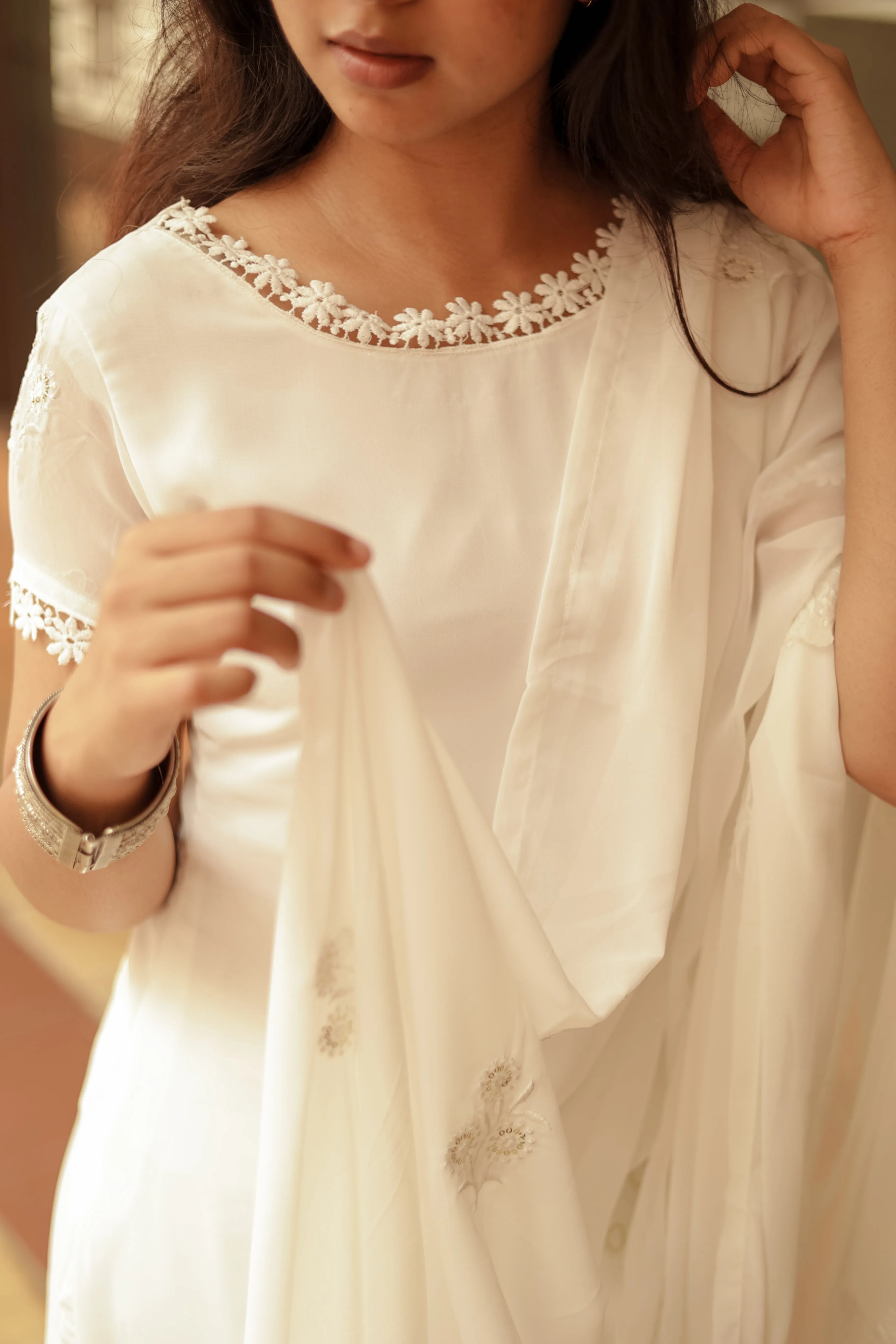 Minnale Reena White (Sleeves Fabric: 18 inches) (Kurti Dupatta)